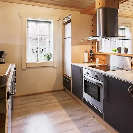 10 Person In Vaeggerlose-by Traum
